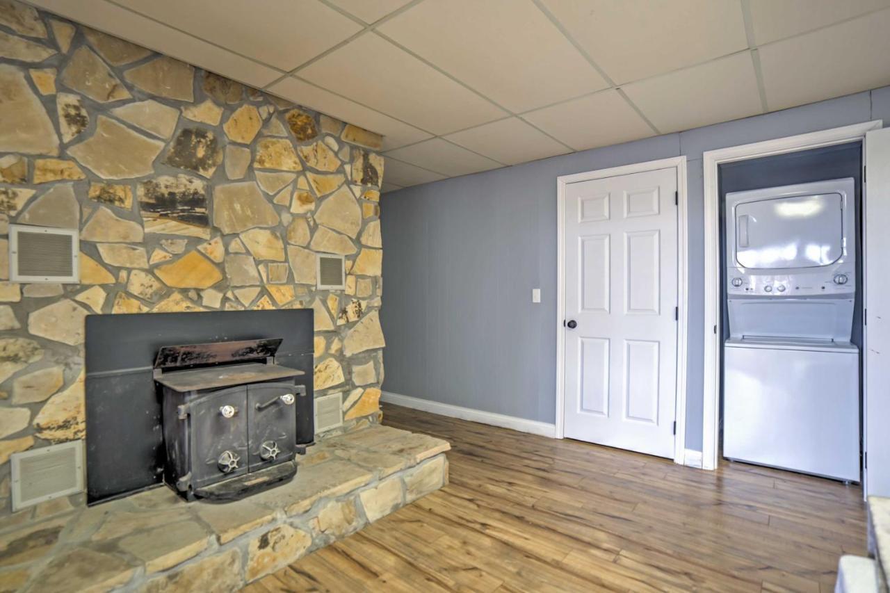 Monticello Home With Multi-Level Deck On 2 Acres! Exteriér fotografie
